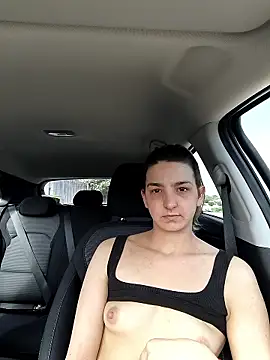 DoriDeluxe66 online show from 14, 4, 2026