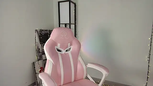  monamour  online show from 25, 1, 2025