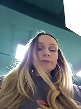 Bondgirl 013 online show from 25, 2, 2026