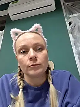 Bondgirl 013 online show from 8, 3, 2026