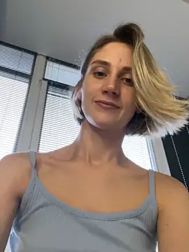 Snapshot of Feral_berry_8133 chatting on 2, 2, 2025 Feral berry 8133 online show from 2, 2, 2025