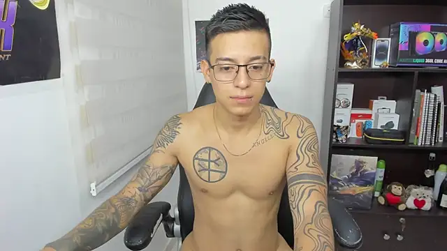 SIXXTOLOVE18 online show from 13, 3, 2025