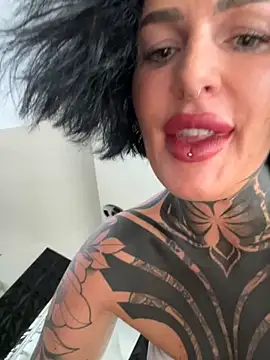 InkedBiitch online show from 14, 10, 2025