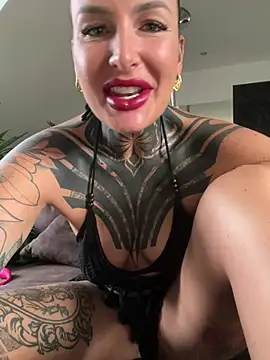 InkedBiitch online show from 27, 7, 2026