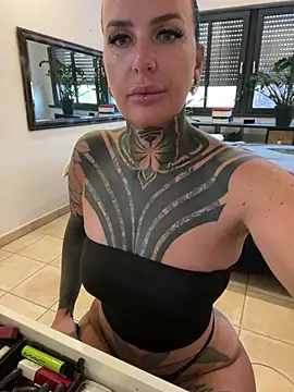 InkedBiitch online show from 30, 7, 2026