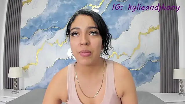 Snapshot of Kylieandjhonny chatting on 1, 10, 2025 Kylieandjhonny online show from 1, 10, 2025