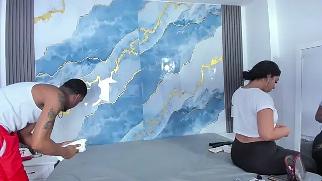 Snapshot of Kylieandjhonny chatting on 15, 11, 2025 Kylieandjhonny online show from 15, 11, 2025