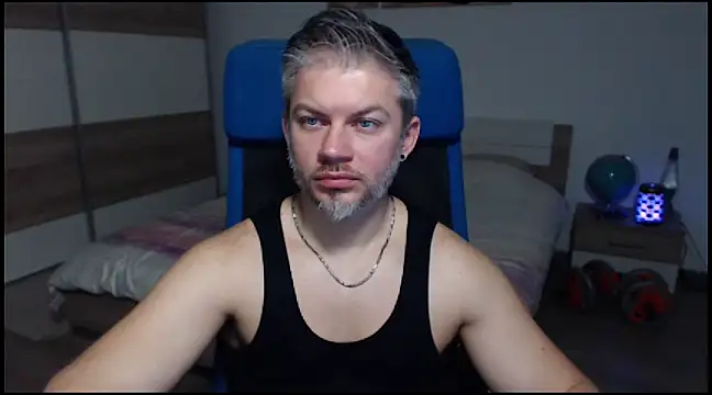 Snapshot of RobbyShawz chatting on 19, 12, 2024 RobbyShawz online show from 19, 12, 2024