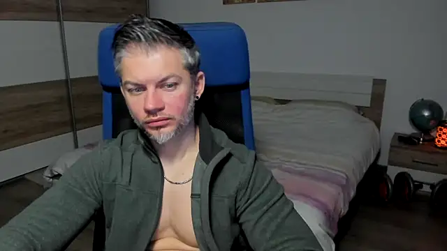 Snapshot of RobbyShawz chatting on 8, 2, 2025 RobbyShawz online show from 8, 2, 2025