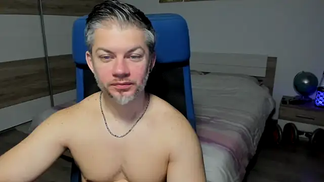 Snapshot of RobbyShawz chatting on 10, 2, 2025 RobbyShawz online show from 10, 2, 2025