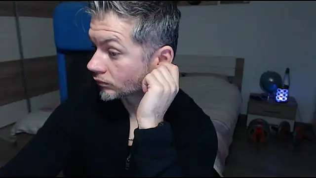 Snapshot of RobbyShawz chatting on 14, 2, 2025 RobbyShawz online show from 14, 2, 2025