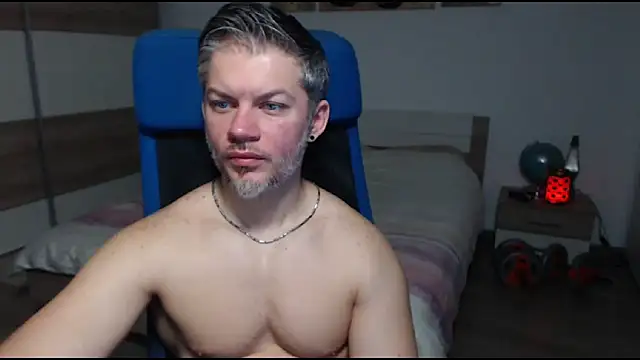 Snapshot of RobbyShawz chatting on 17, 2, 2025 RobbyShawz online show from 17, 2, 2025