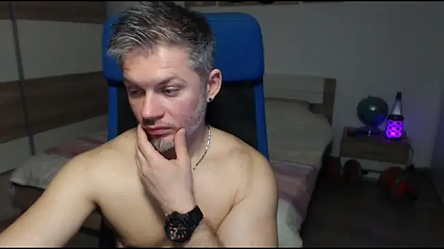 Snapshot of RobbyShawz chatting on 4, 3, 2025 RobbyShawz online show from 4, 3, 2025