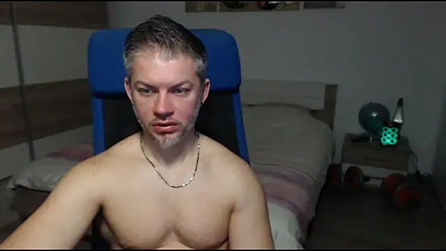 Snapshot of RobbyShawz chatting on 5, 3, 2025 RobbyShawz online show from 5, 3, 2025