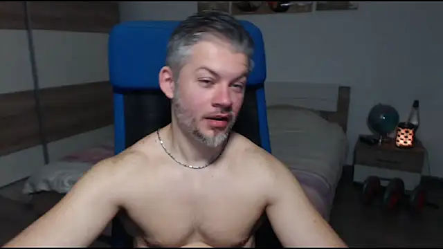 Snapshot of RobbyShawz chatting on 10, 3, 2025 RobbyShawz online show from 10, 3, 2025