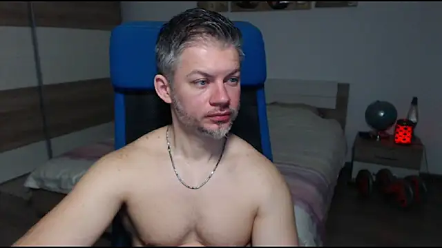 Snapshot of RobbyShawz chatting on 12, 3, 2025 RobbyShawz online show from 12, 3, 2025