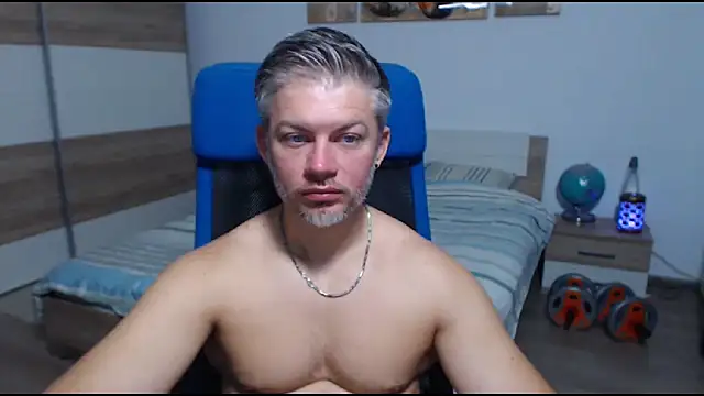 Snapshot of RobbyShawz chatting on 12, 9, 2025 RobbyShawz online show from 12, 9, 2025