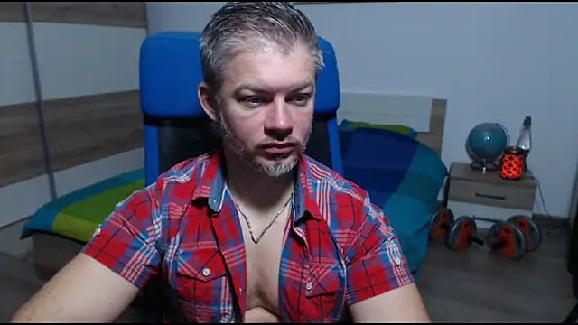 Snapshot of RobbyShawz chatting on 12, 10, 2025 RobbyShawz online show from 12, 10, 2025
