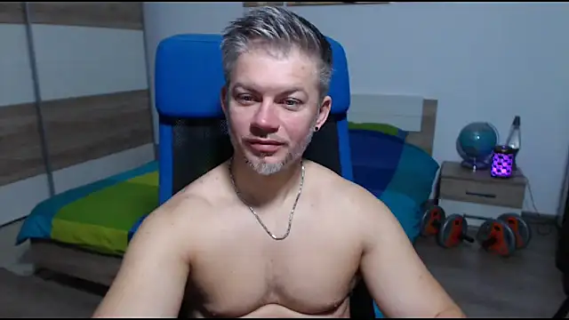 Snapshot of RobbyShawz chatting on 13, 10, 2025 RobbyShawz online show from 13, 10, 2025