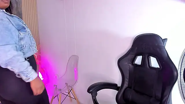 Snapshot of Rianamanson chatting on 24, 9, 2025 Rianamanson online show from 24, 9, 2025