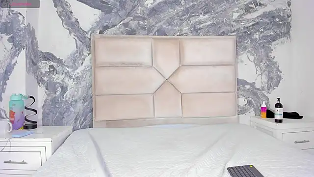 Snapshot of Rianamanson chatting on 8, 10, 2025 Rianamanson online show from 8, 10, 2025