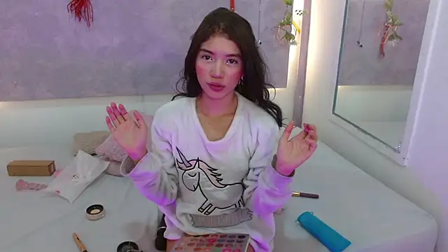 Snapshot of Sweetcristin chatting on 4, 10, 2025 Sweetcristin online show from 4, 10, 2025