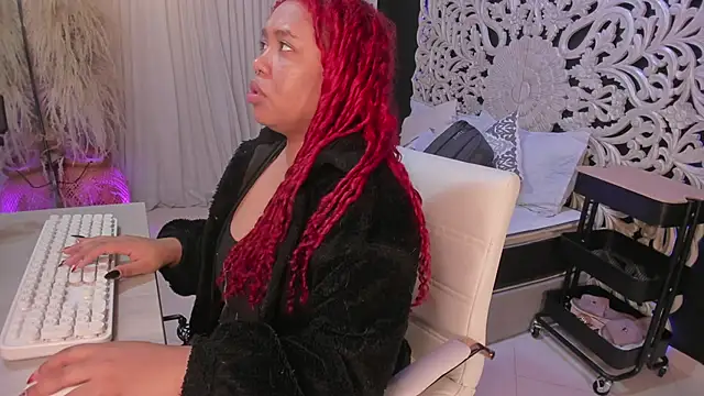Snapshot of pamela_doll3 chatting on 14, 10, 2025 pamela doll3 online show from 14, 10, 2025