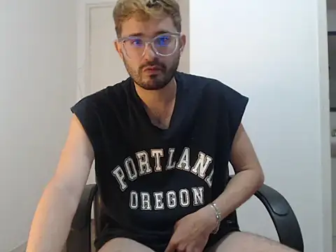 Snapshot of peterannaud chatting on 8, 1, 2025 peterannaud online show from 8, 1, 2025