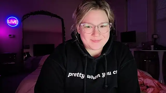 PiggyRose online show from 28, 3, 2026