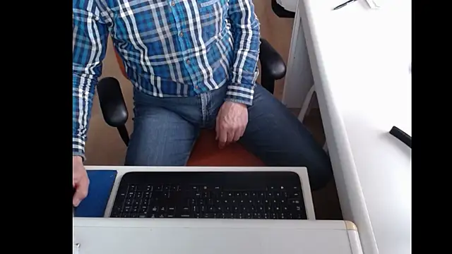 Snapshot of dutchpornking chatting on 25, 2, 2025 dutchpornking online show from 25, 2, 2025