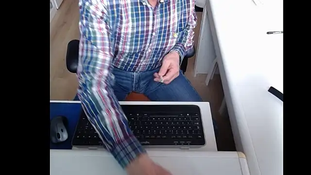 Snapshot of dutchpornking chatting on 25, 2, 2025 dutchpornking online show from 25, 2, 2025