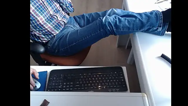 Snapshot of dutchpornking chatting on 28, 2, 2025 dutchpornking online show from 28, 2, 2025