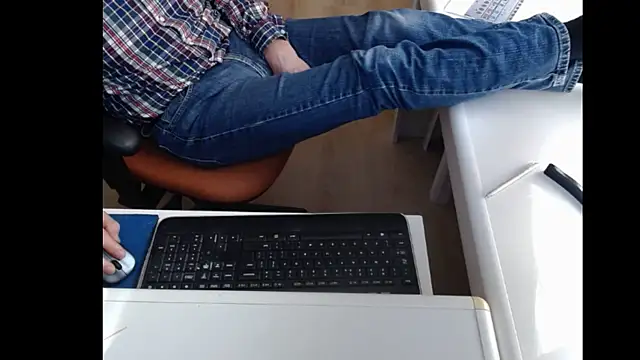 Snapshot of dutchpornking chatting on 4, 3, 2025 dutchpornking online show from 4, 3, 2025