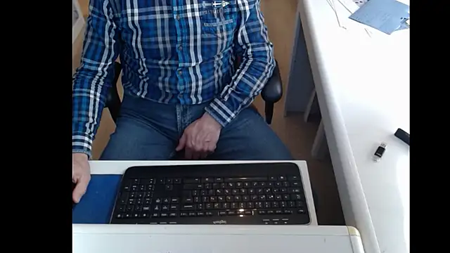 Snapshot of dutchpornking chatting on 8, 3, 2025 dutchpornking online show from 8, 3, 2025