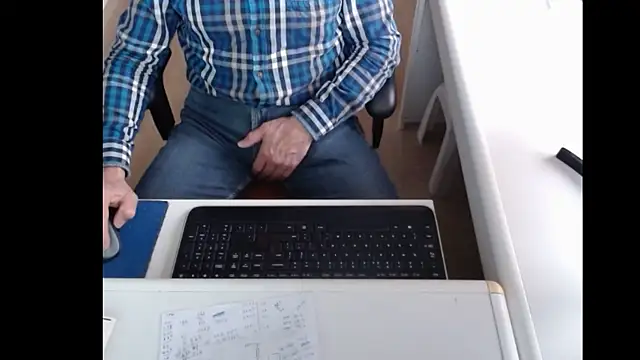 Snapshot of dutchpornking chatting on 11, 3, 2025 dutchpornking online show from 11, 3, 2025