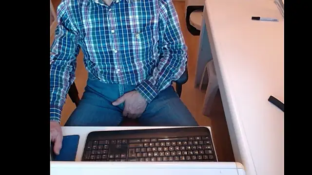 Snapshot of dutchpornking chatting on 12, 3, 2025 dutchpornking online show from 12, 3, 2025