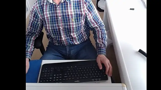 Snapshot of dutchpornking chatting on 13, 3, 2025 dutchpornking online show from 13, 3, 2025