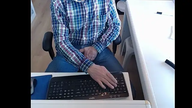 Snapshot of dutchpornking chatting on 14, 3, 2025 dutchpornking online show from 14, 3, 2025