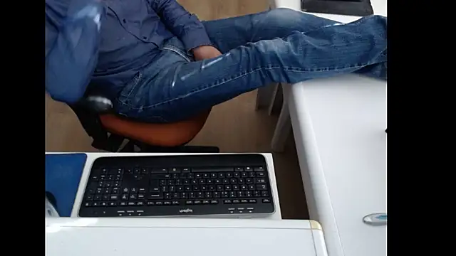 Snapshot of dutchpornking chatting on 1, 10, 2025 dutchpornking online show from 1, 10, 2025