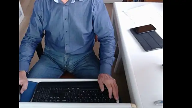 Snapshot of dutchpornking chatting on 3, 10, 2025 dutchpornking online show from 3, 10, 2025