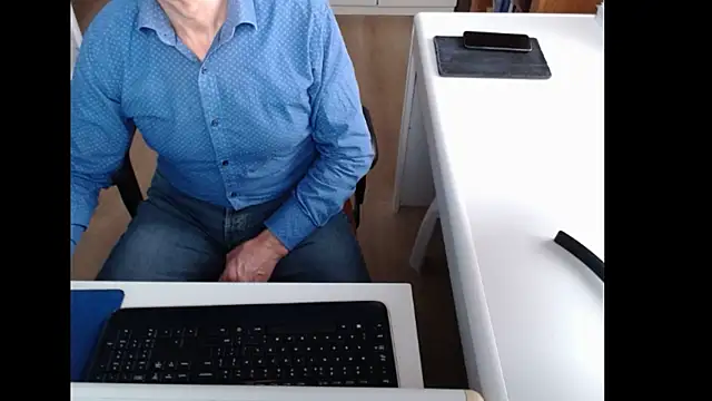 Snapshot of dutchpornking chatting on 11, 10, 2025 dutchpornking online show from 11, 10, 2025