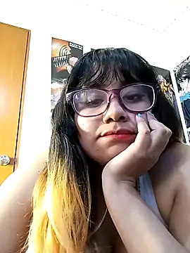 Snapshot of PokeGirld chatting on 4, 12, 2024 PokeGirld online show from 4, 12, 2024