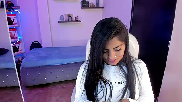 Catalinaa martinez online show from 13, 12, 2024