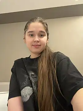 HornyGirlH online show from 16, 2, 2026