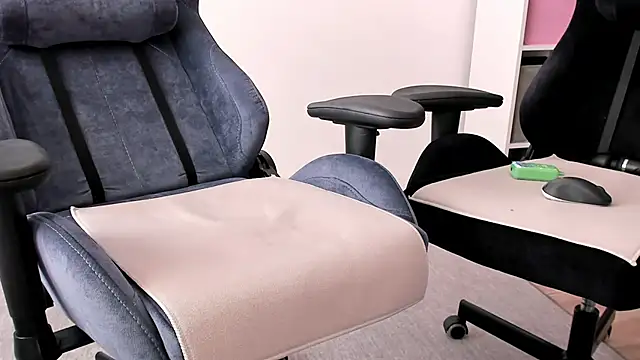 hotblonds online show from 22, 3, 2025