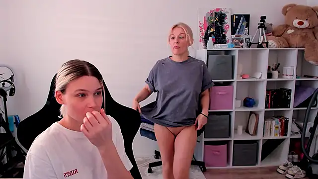 hotblonds online show from 1, 2, 2026