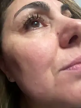 Snapshot of Emma_roqueen chatting on 3, 3, 2026 Emma roqueen online show from 3, 3, 2026