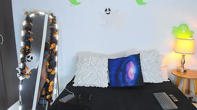 SarahCinnamon- online show from 27, 10, 2025