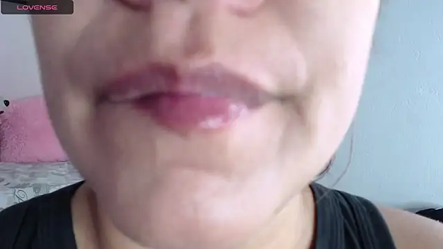 Snapshot of emiligrey_ chatting on 31, 12, 2024 emiligrey online show from 31, 12, 2024