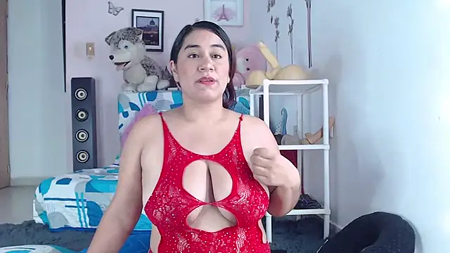 Snapshot of emiligrey_ chatting on 4, 3, 2025 emiligrey online show from 4, 3, 2025